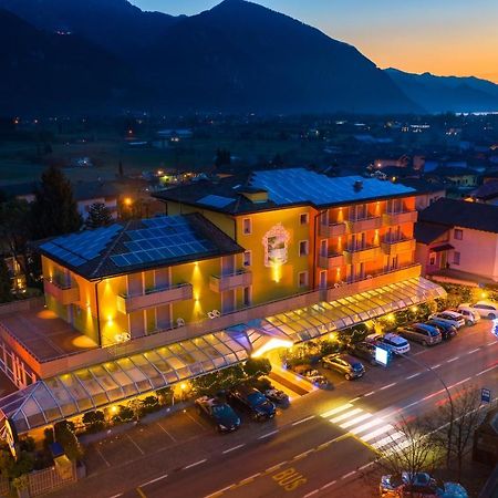 Hotel Castel Lodron Storo Buitenkant foto