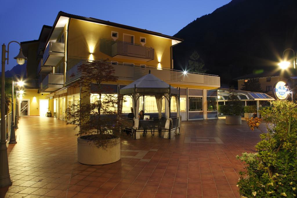 Hotel Castel Lodron Storo Buitenkant foto