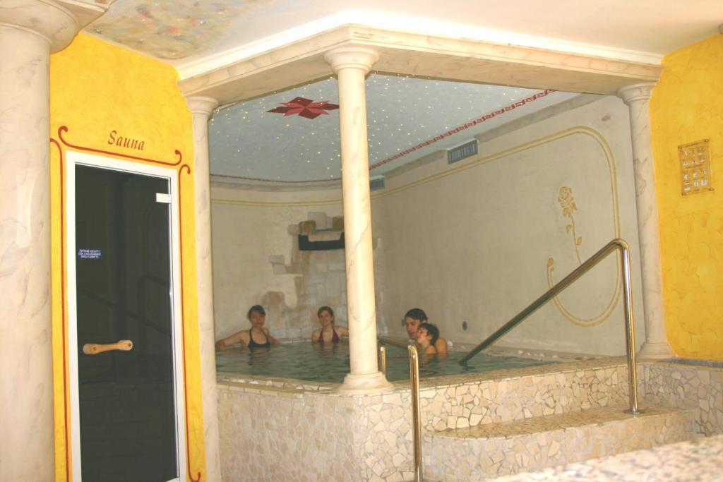 Hotel Castel Lodron Storo Buitenkant foto