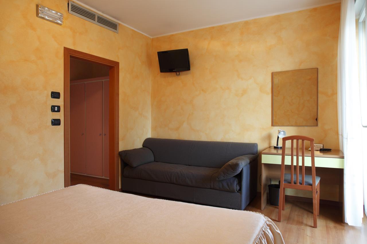 Hotel Castel Lodron Storo Buitenkant foto